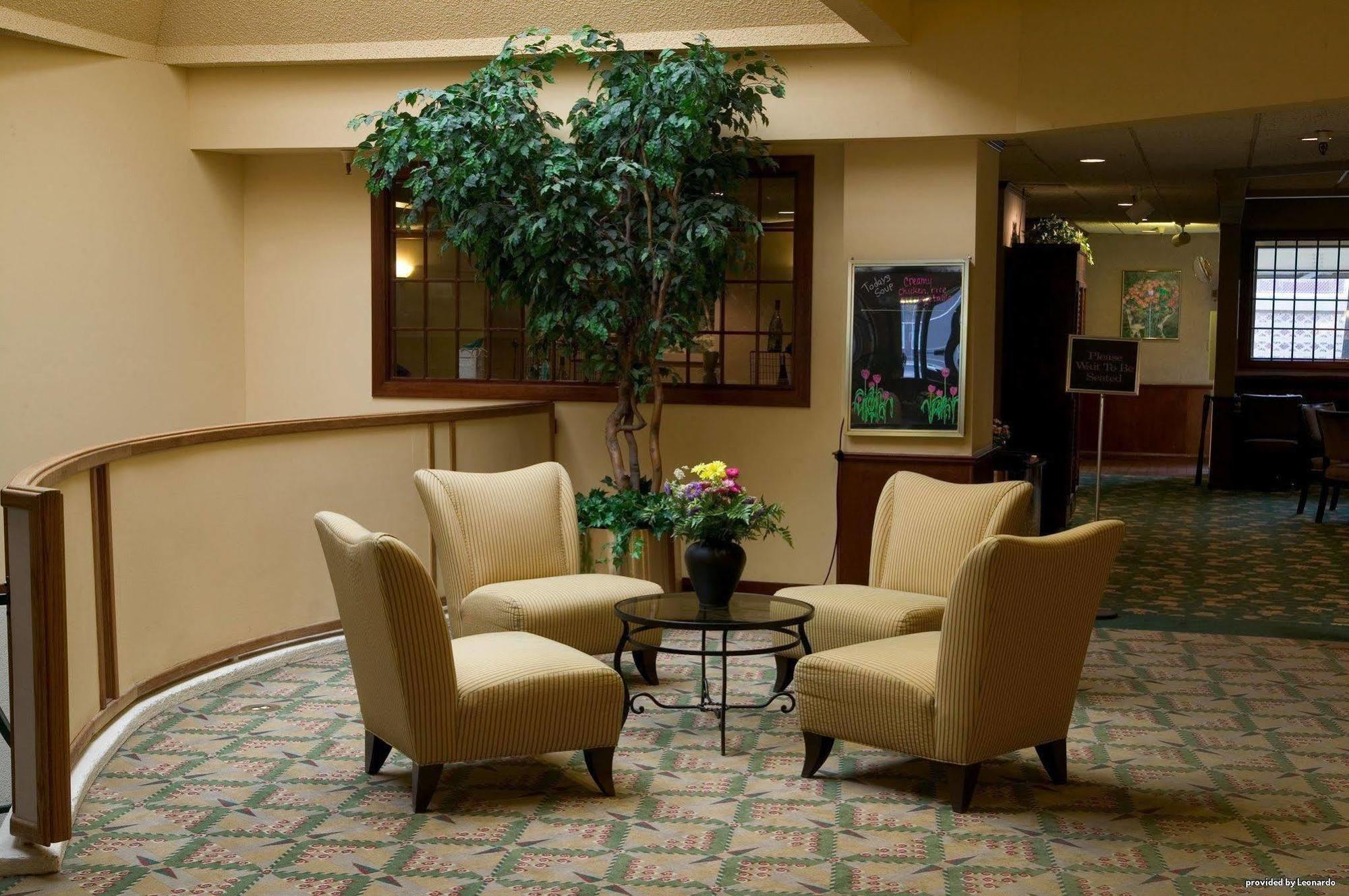 Red Lion Hotel Yakima Center Interior photo